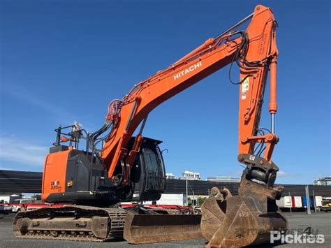 Used Hitachi Zx Uslc B Excavator In Listed On Machines U