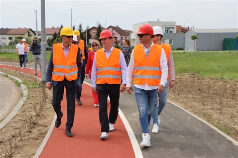 Jastrebarsko Pri Kraju Radovi Na Izgradnji Biciklisti Ko Pje A Kih