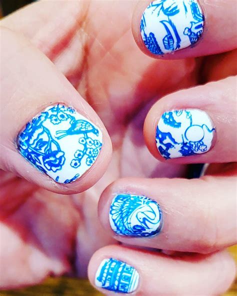 50 Stunning Designs for Navy Blue and White Nails Fit For Royalty ...