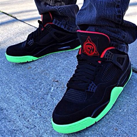 Air Jordan Iv Yeezy Eezy Customs Le Site De La Sneaker