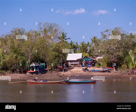 Thailand Boat Builder Hi Res Stock Photography And Images Alamy