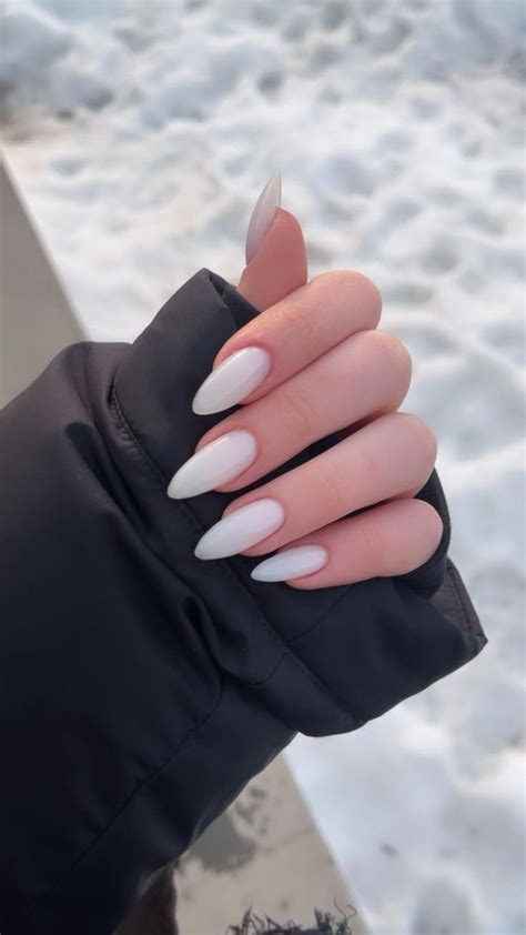 Acrylic Nails Almond Shape Classy Acrylic Nails Classy Nails Chic