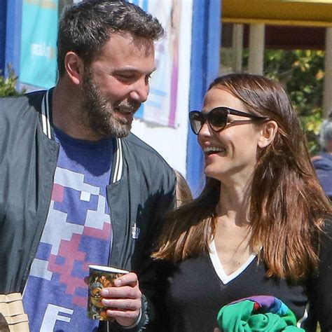 Exes Ben Affleck And Jennifer Garner Share Intimate Moment Inside Car Together Page 16