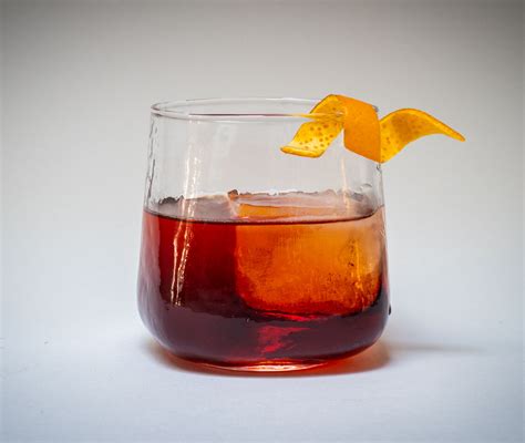 13 Satisfying Sweet Vermouth Cocktails