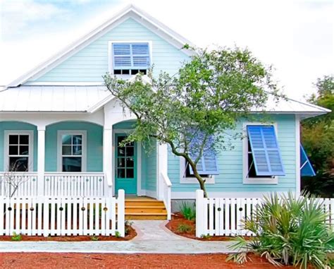 Blue Home Exterior Paint Ideas for Coastal Style Living