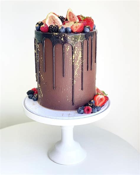 Fruit Chocolate Cake | Customized Birthday Cake Gift | Pandoracake.ae Dubai