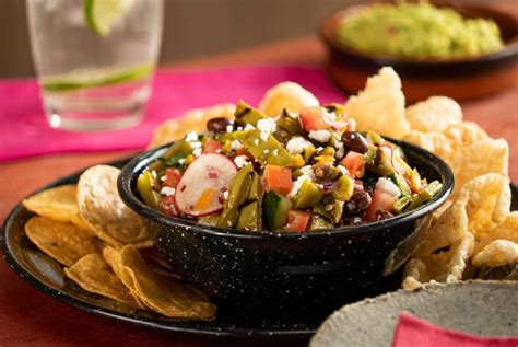 Ensalada De Nopales Tatemados Con Sal Y Azucar