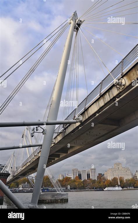 London: Millennium Bridge Stock Photo - Alamy