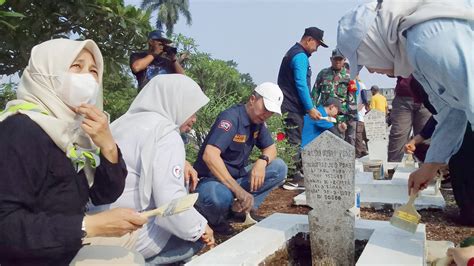 Sambut Hari Pahlawan Wawalkot Bogor Bersama Elemen Masyarakat Mengecat