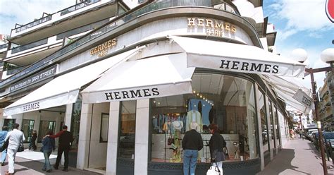 Un héritier d Hermès veut adopter un employé pour lui léguer sa fortune