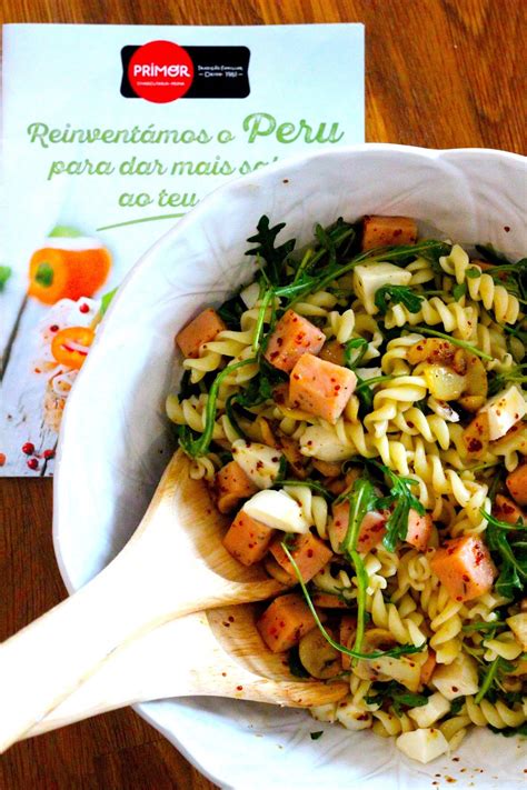 Salada De Massa Peito De Peru Ervas Primor E Molho De Mostarda