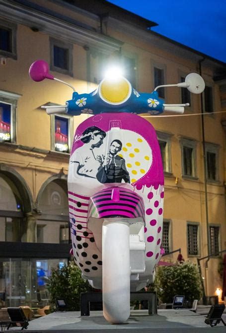 Vespa World Days A Pontedera Il Serpentone Da 10mila Scooter Il