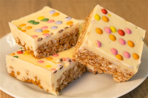 Smarties Crispy Cake – Keemac Bakery