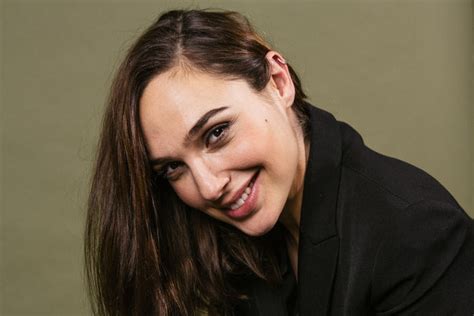 Gal Gadot Smile Model Brown Eyes Actress Israeli Brunette