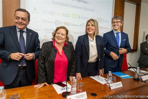 La Alcaldesa Noelia Arroyo Felicita A Ana Correa Por Su Reelecci N Como