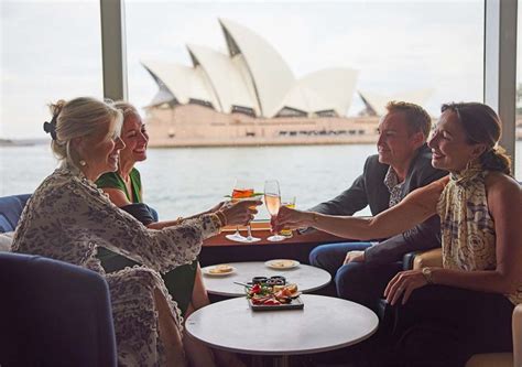 Sydney Crociera Con Cocktail Nel Porto Di Sydney E Tagliere Di Salumi