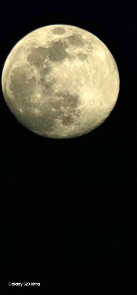 Moon Shot With S23 Samsung Members