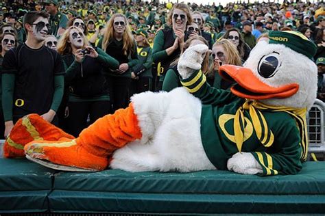 Donald Duck Of University Of Oregon Nbcsports Oregon Ducks Oregon