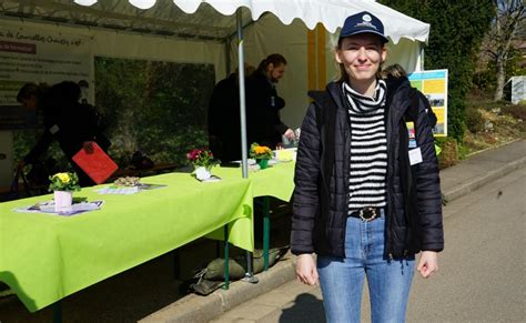 Courcelles Chaussy Elisa fait visiter le lycée agricole aux futurs élèves