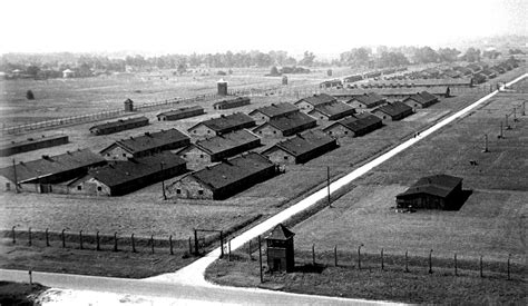 Gennaio La Liberazione Di Auschwitz Corriere It