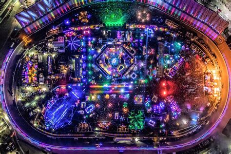 The Jaw-Dropping Stages of EDC Las Vegas 2016 [Event Review] | RaverRafting