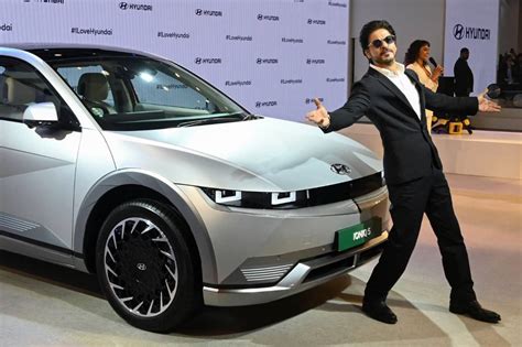 Auto Expo 2023 Shah Rukh Khan Unveils The All New Hyundai Ioniq 5 Ev Today News