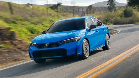 2025 Honda Civic Touches Down With Hybrid Powertrain Updated Styling And More Luxury