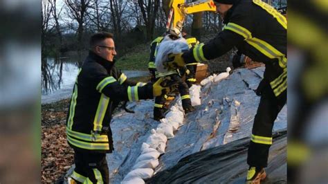 Hochwasser In NRW Deiche An Vielen Stellen Aufgeweicht