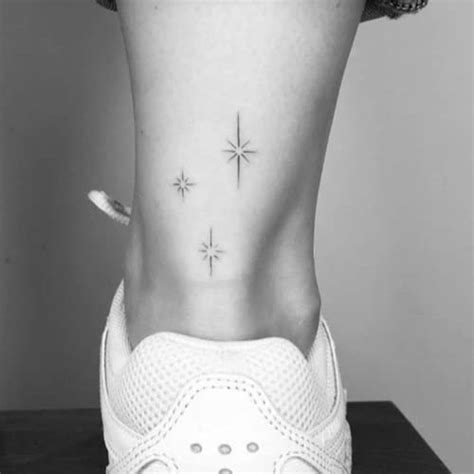 Fineline Tattoo – Drei Sterne Tattoo Idee - Bodyartnet Magazin