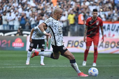 Fábio Santos faz piada sobre pênaltis para o Atlético MG Todo jogo