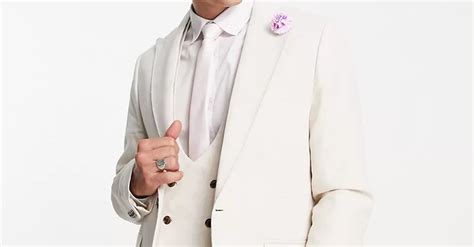 22 White Wedding Tuxedos That Are Undeniably Cool