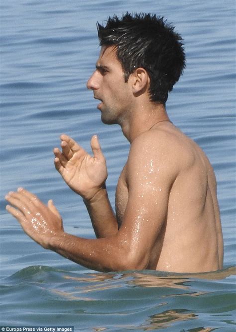 Novak Djokovic Shirtless As He Relaxes In Marbella 1 Week Before Wimbledon Daily Mail Online