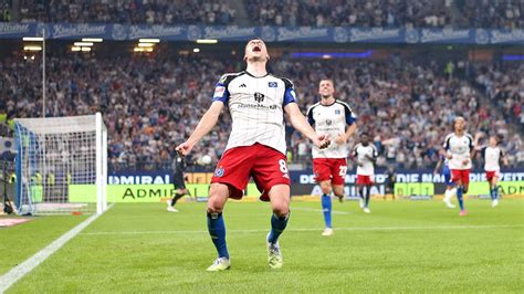 Spitzenreiter Hsv Besiegt Hertha Bsc Deutlich Ndr De Sport Fu Ball