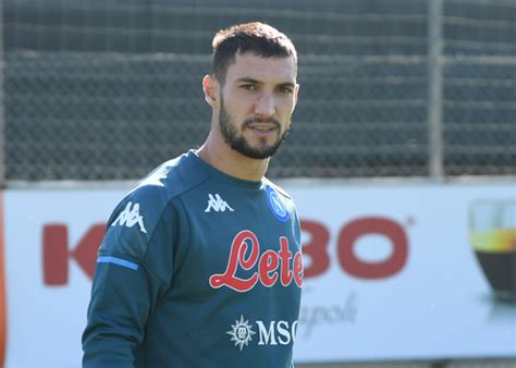 Napoli Matteo Politano Positivo Al Covid Giro Di Tamponi Prima Della