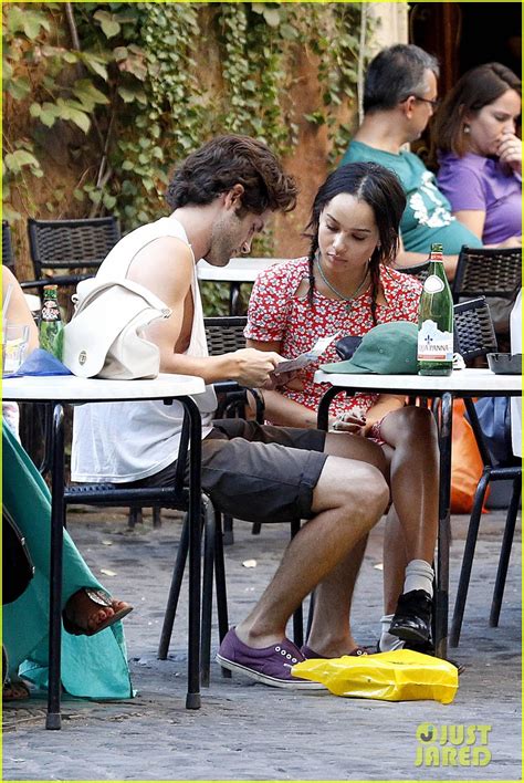 Zoe Kravitz And Penn Badgley Back Together In Rome Photo 2958556 Penn Badgley Zoe Kravitz