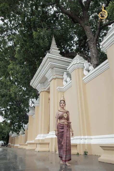 Khmer Woman Ancient Cambodian Culture