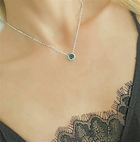 Collier Pendentif Avec Zirconium Vert Bijoux Fantaisie