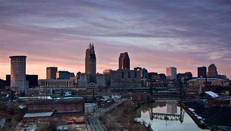 190+ Cleveland Skyline Sunset Stock Photos, Pictures & Royalty-Free ...