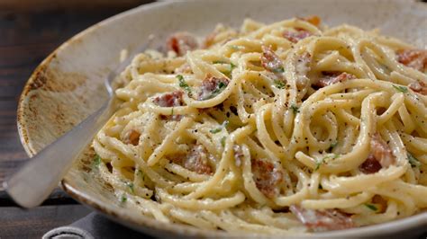 Macarrão à carbonara fica pronto em 20 Minutos ingredientes que