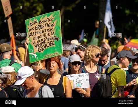 La Haya Países Bajos 09 09 2023 años Activistas climáticos con