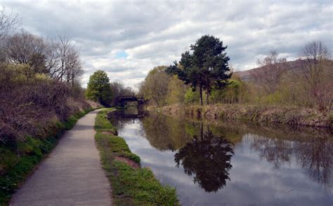 The Calder And Hebble Navigation West Of Habiloid Cc By Sa