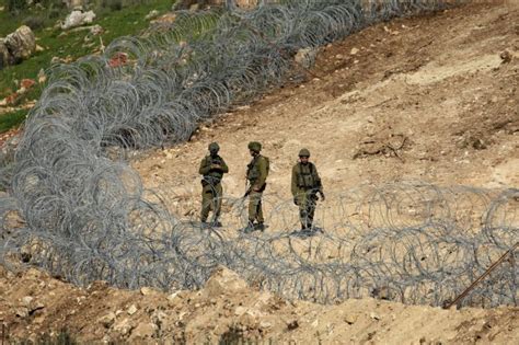 Tank Israel Lintasi Pagar Teknis Sepanjang Perbatasan Israel Lebanon