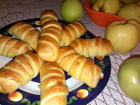 Torte kolači Limun kiflice s pekmezom od šljiva