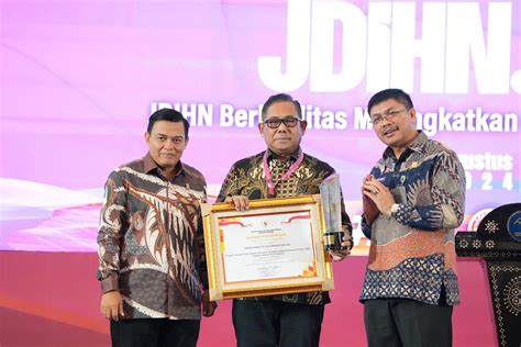 Bph Migas Raih Penghargaan Terbaik Iii Anggota Jdihn Berita