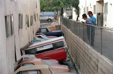 Devastating photos show the damage from the 1994 Northridge earthquake ...