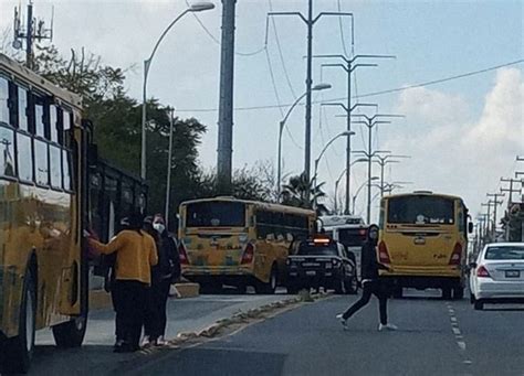 Chocan Patrulla Y Cami N De Movilidad Ambos Del Municipio Sobre Carril