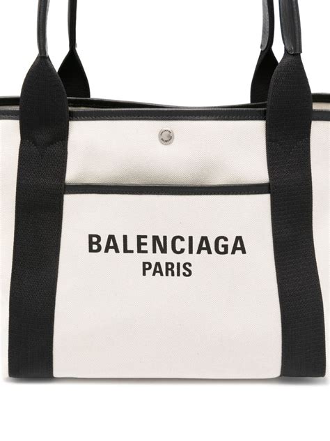 Balenciaga Biarritz ハンドバッグ M ニュートラル FARFETCH JP