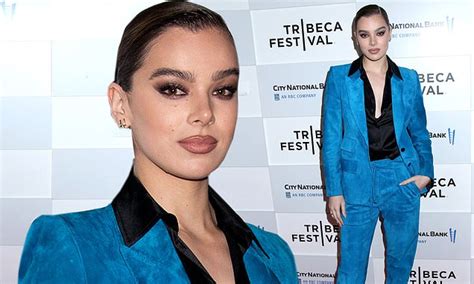 Hailee Steinfeld Is The Epitome Of Chic During Storytellers Panel Chat