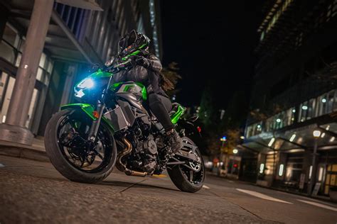 Kawasakis Smallest Z Naked Bike Grows To The Z Gallery Motorcyclist