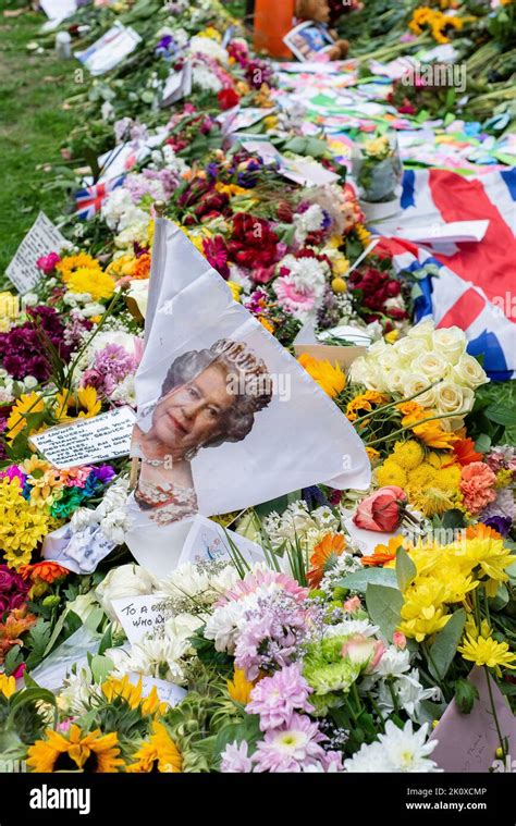 Floral Tributes to Queen Elizabeth II. London, September 2022 Stock ...